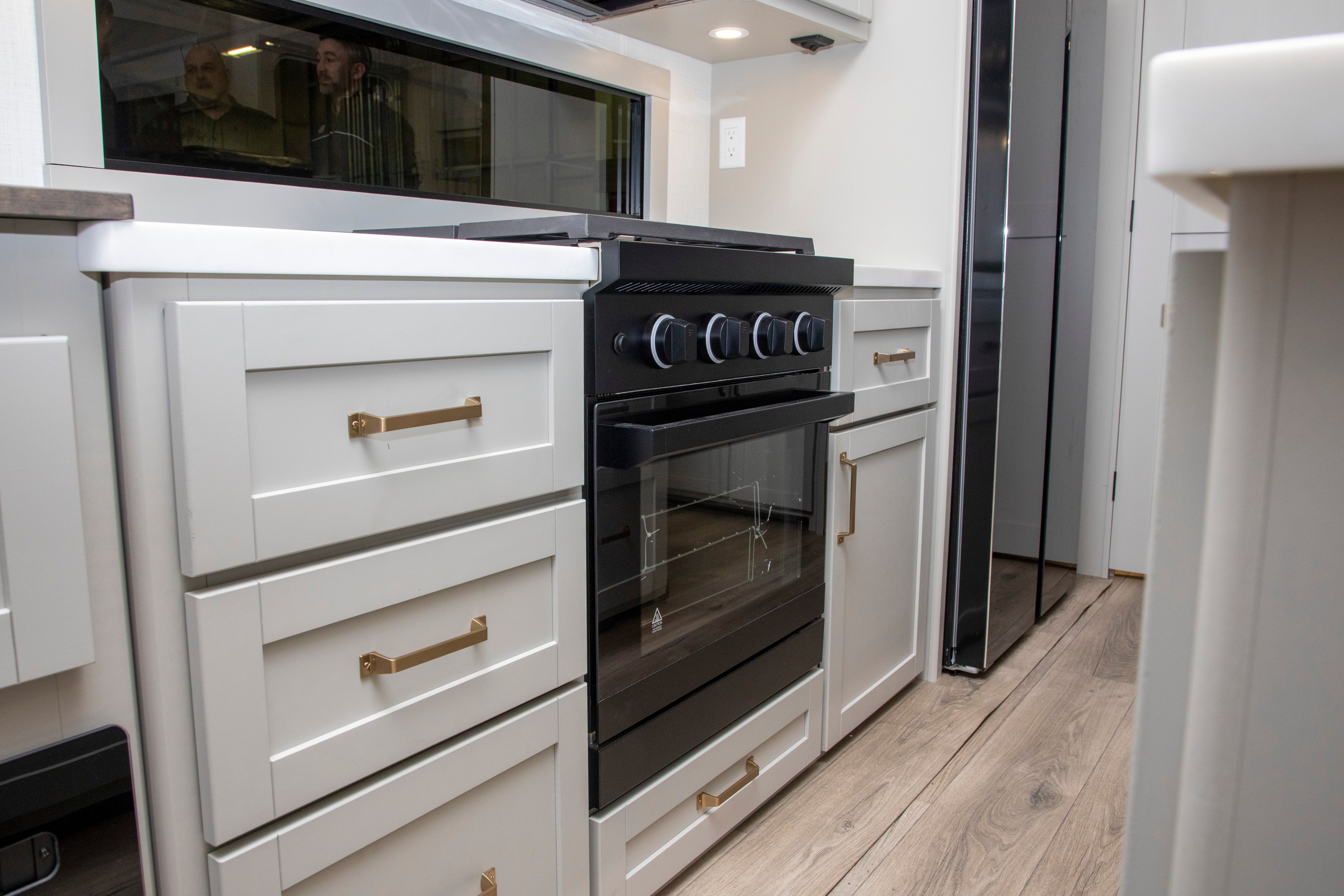 Furrion Chef Collection 24" Rv 3-Burner Gas Range Black #Fgr24D3A1A-Bl - Image 3