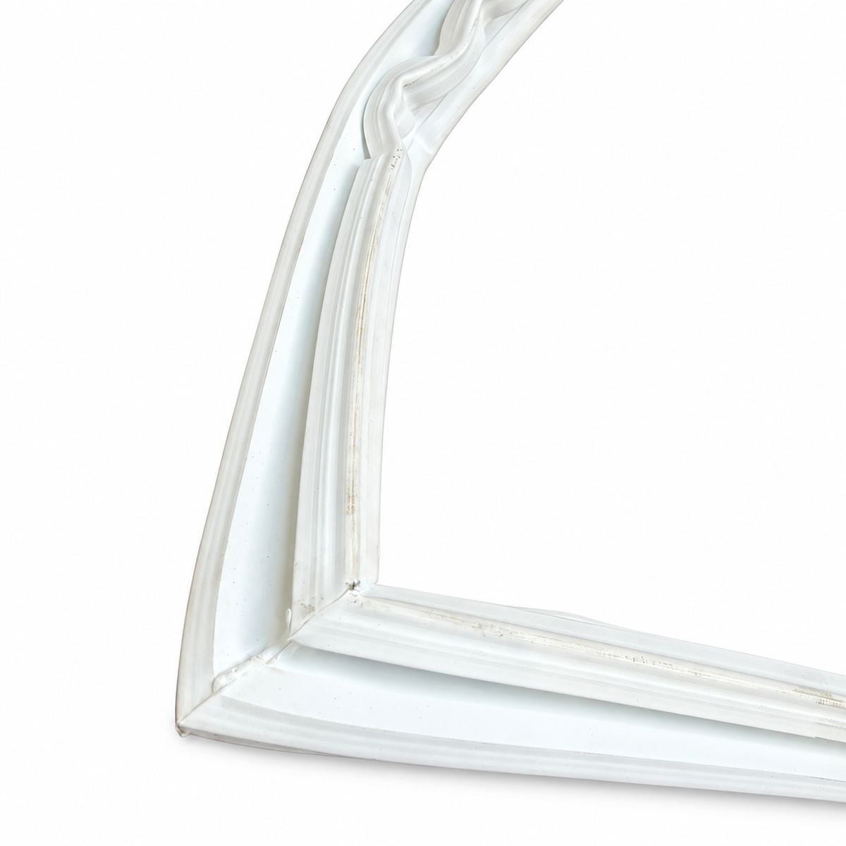 Dometic 4450011524 gasket inner profile and miter joint — close-up