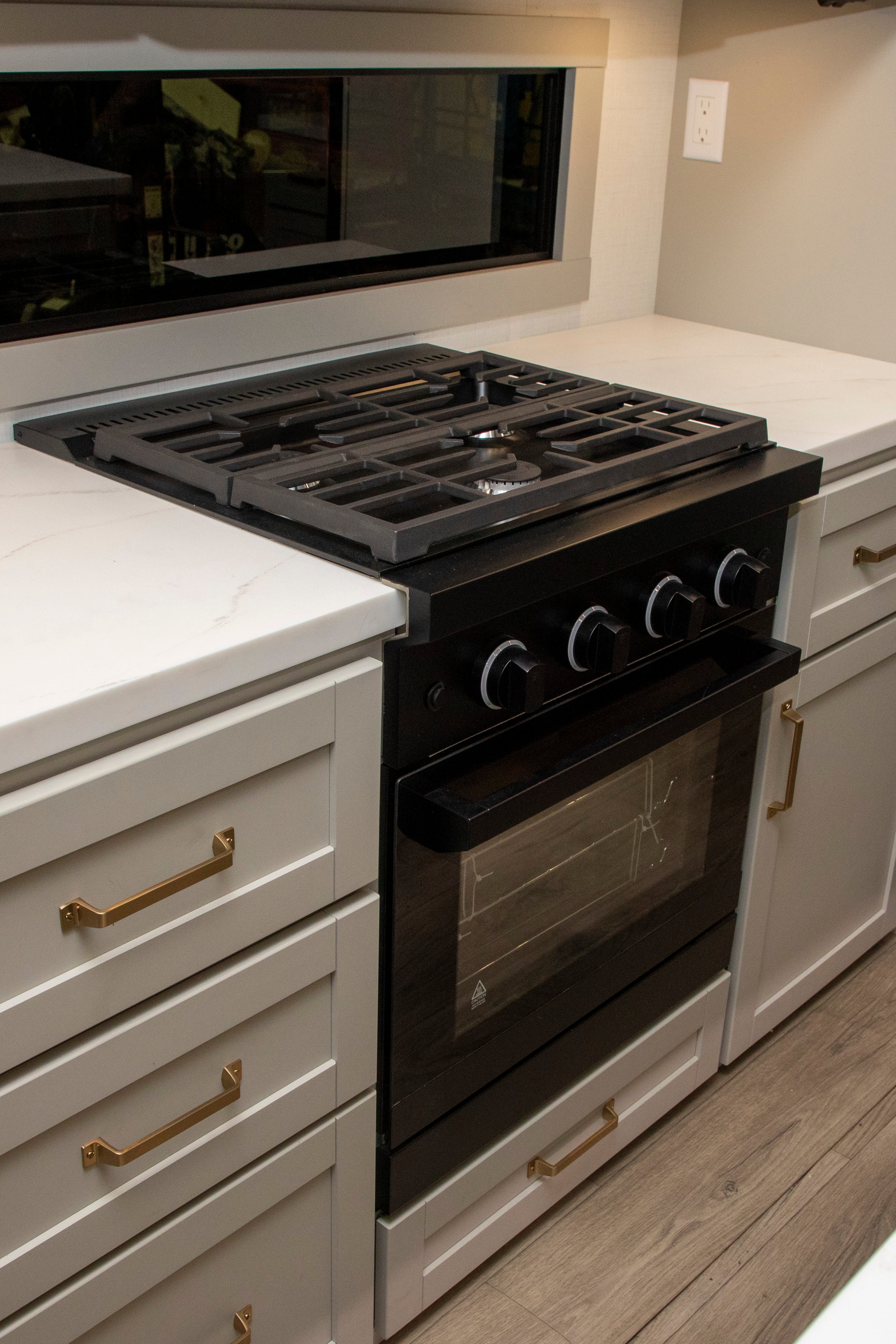 Furrion Chef Collection 24" Rv 3-Burner Gas Range Black #Fgr24D3A1A-Bl - Image 2