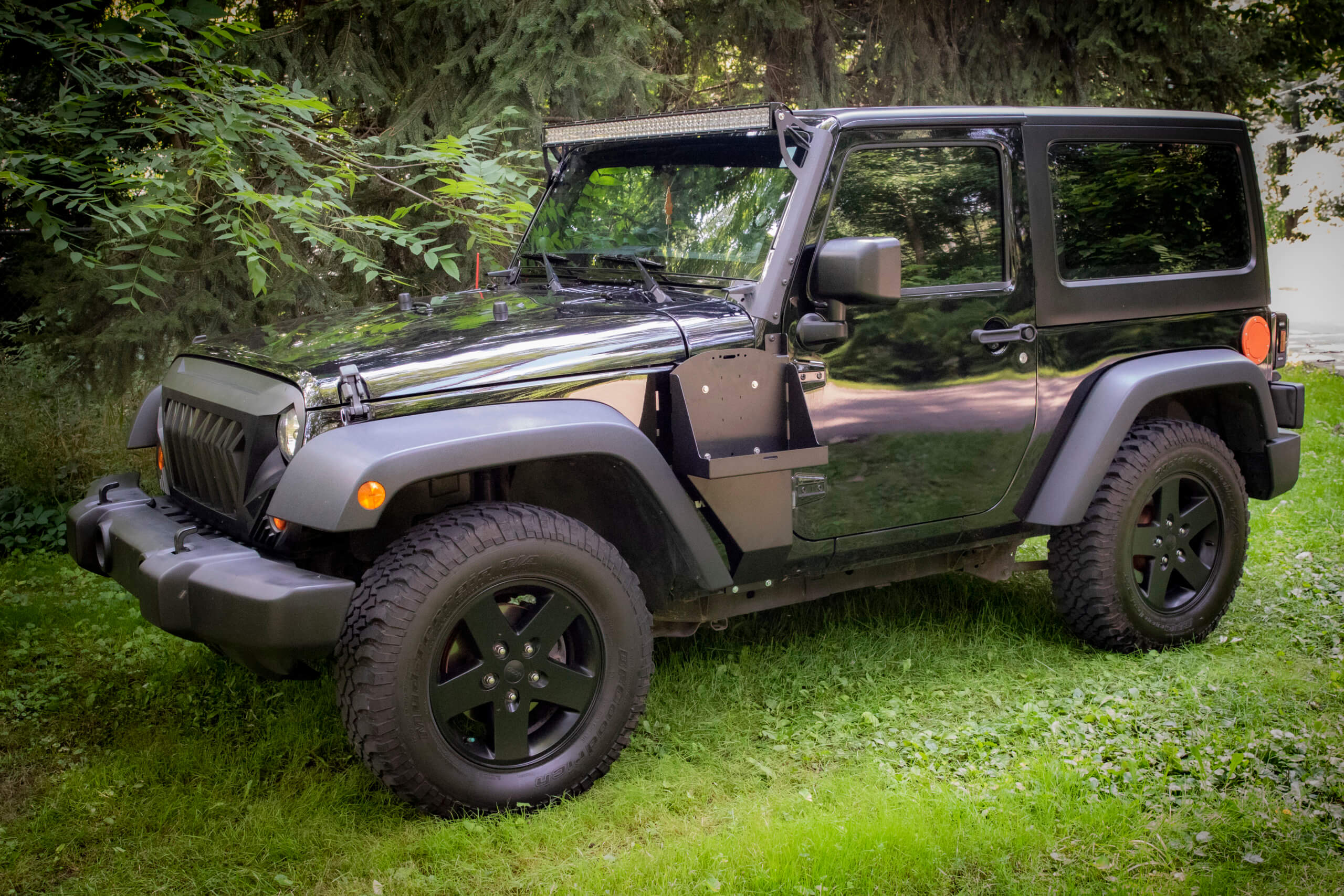 MORryde JP54-018 Jeep Wrangler JK Side Jerry Can Mount w/Tray driver side -