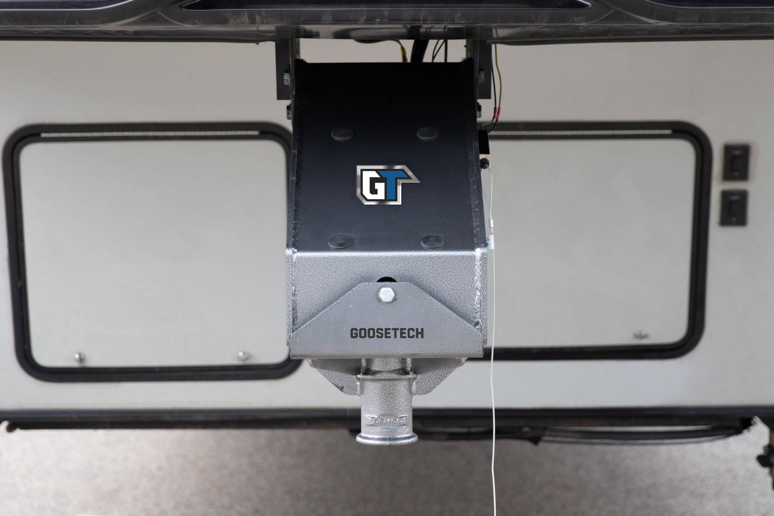 MORryde - GooseTech Rubber Pin Box RGN74-1716-03 - 5th Wheel Lippert 1716 Replacement Under 11,500 lbs GVWR