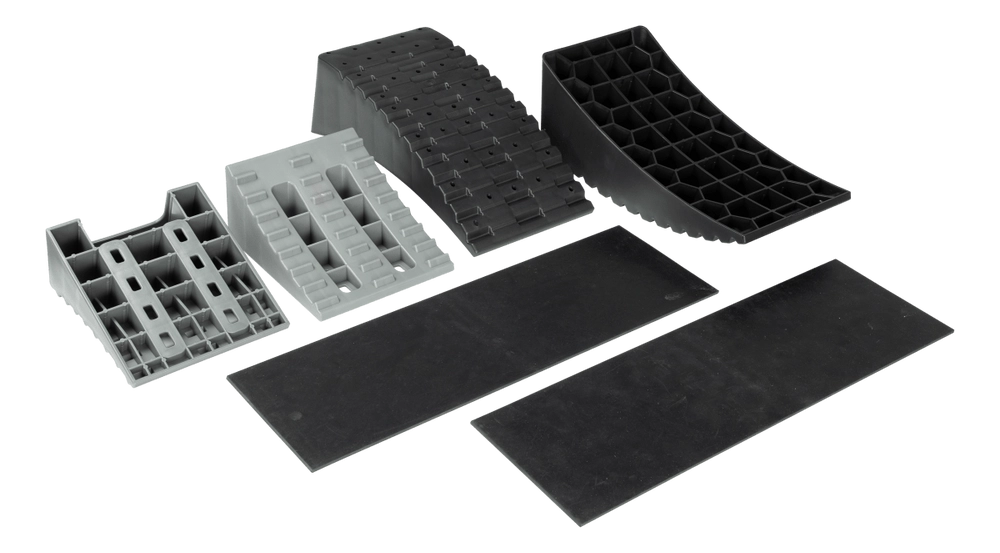 Lippert™ - Curved Levelers - Heavy-Duty RV Leveling Kit - Includes Anti-Slip Pads & Carry Bag - #2024121206