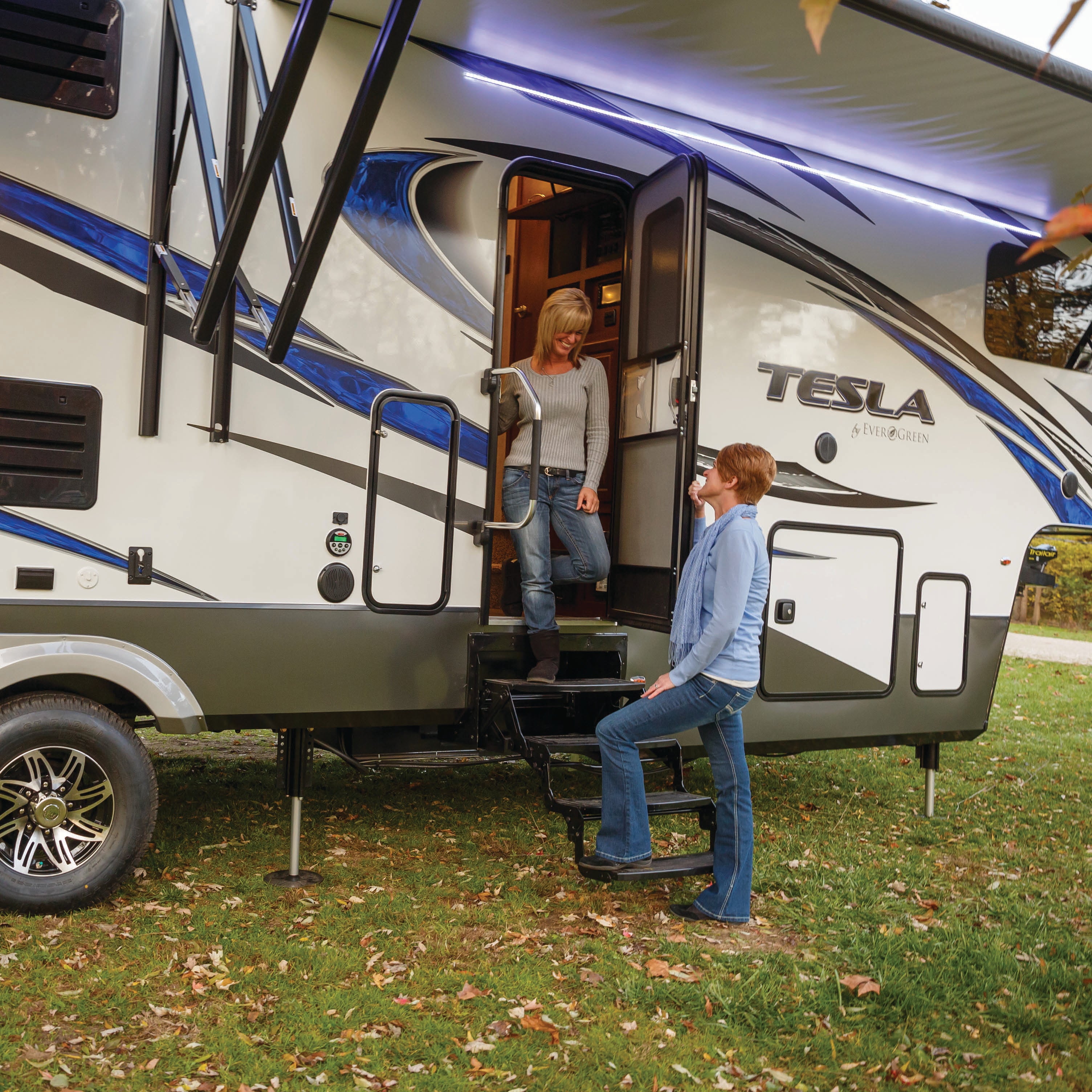 Lippert Alumi-Tread Manual Rv Steps - Quad - Image 12